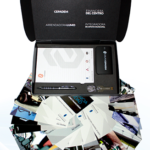 Caja-Cepadem-con-promocionales-estuche-metalizado-barniz-contraste-cold-folil